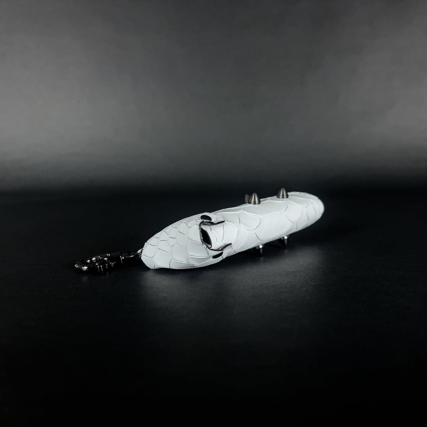 SWL-003 / White Alligator Skin Lighter Case